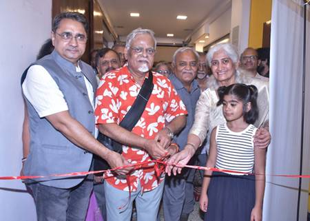 “A Floral Reverie” Solo Show Of Paintings By Eminent Artist Neena Bidikar At Jehangir Art Gallery