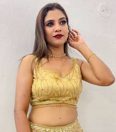 PALLAVI THORAVE: A Rising Star Of Lavani, Acting And Social Impact !