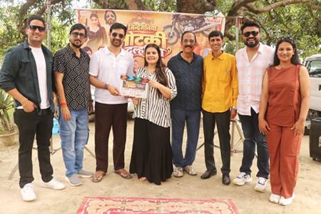 प्रोड्यूसर हर्षद शाह, दीपक पंचासरा, राजेंद्र सोनी, संजय चौहान की भोजपुरी फ़िल्म ‘समधिनिया जवान चाही’ की शूटिंग जोरों पर सुशील सिंह ‘यश’ के निर्देशन में