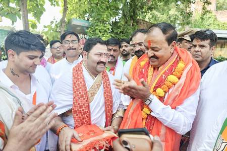 विंध्याचल में ऐतिहासिक ‘वैदिक संदेश यात्रा’ भव्यता के साथ संपन्न, 500 बटुकों ने दिया वैदिक संस्कृति के संरक्षण का संदेश, अर्चक पंडित अगस्त्य द्विवेदी ने किया आयोजन