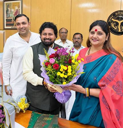 प्रोड्यूसर हर्षद शाह, दीपक पंचासरा, राजेंद्र सोनी, संजय चौहान की भोजपुरी फ़िल्म ‘समधिनिया जवान चाही’ की शूटिंग जोरों पर सुशील सिंह ‘यश’ के निर्देशन में