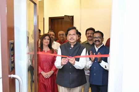 “ATHANG” Solo Show Of Paintings By Well-Known Artist Vinod Kore In Jehangir Art Gallery
